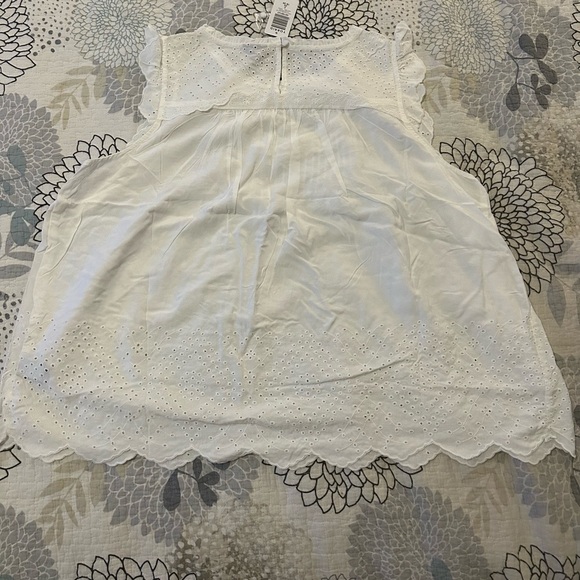 NWT Torrid Eyelet Sleeveless Top - Picture 1 of 5